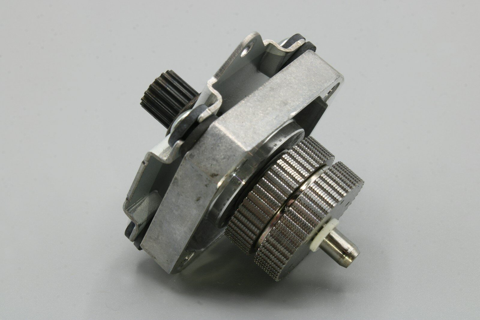 Codeur et réducteur sur un axe moteur