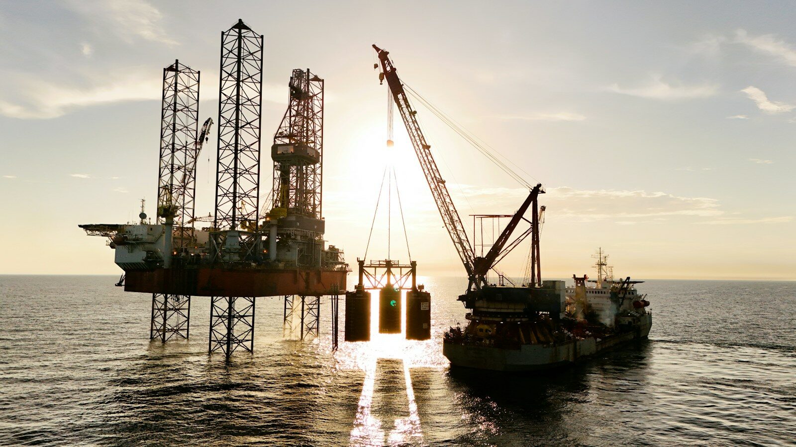 Plateforme offshore en mer
